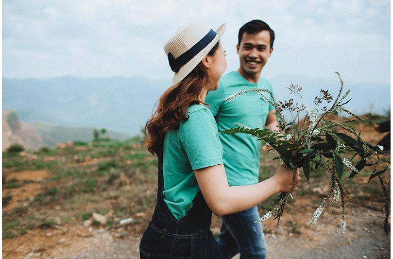 man and woman discussing to get fertility treatment in hong kong