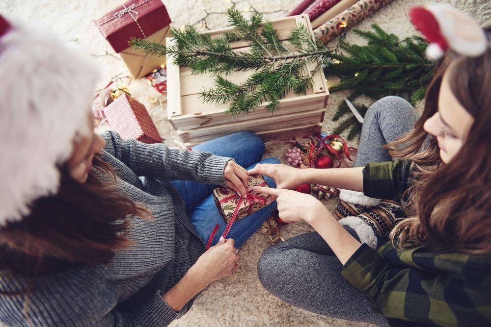 Great healthy Christmas gift ideas for families and friends
